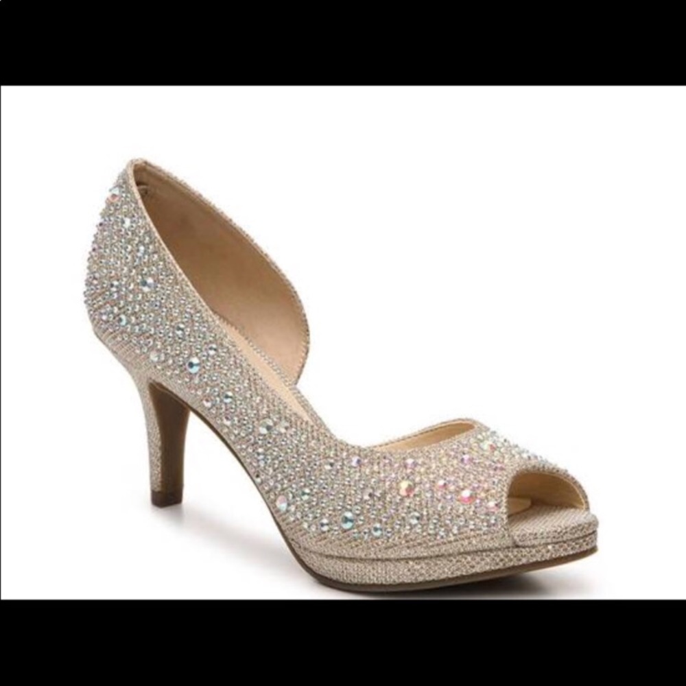 ✨🌟Kelly & Katie Tan Rhinestone Heel ✨🌟